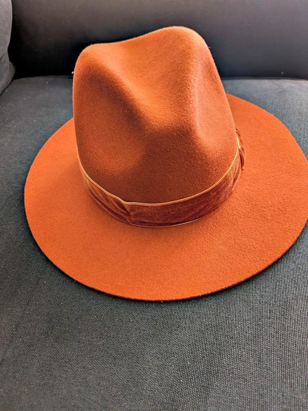 Wyeth Orange Fedora Hat Like New — image 2 of 7